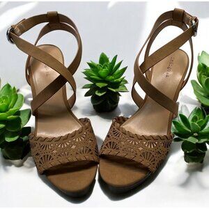 Indigo Rd Wedge Sandals Size 10 M Brown Heels Strappy Karsen Faux Leather